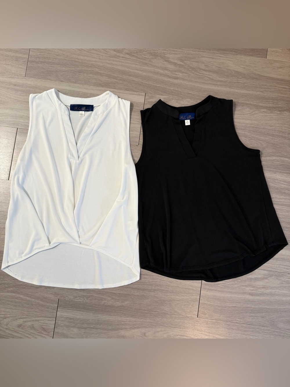 Blue Rain Sleeveless V-Neck Blouse, Lot 2 White Black | Womens XS Small